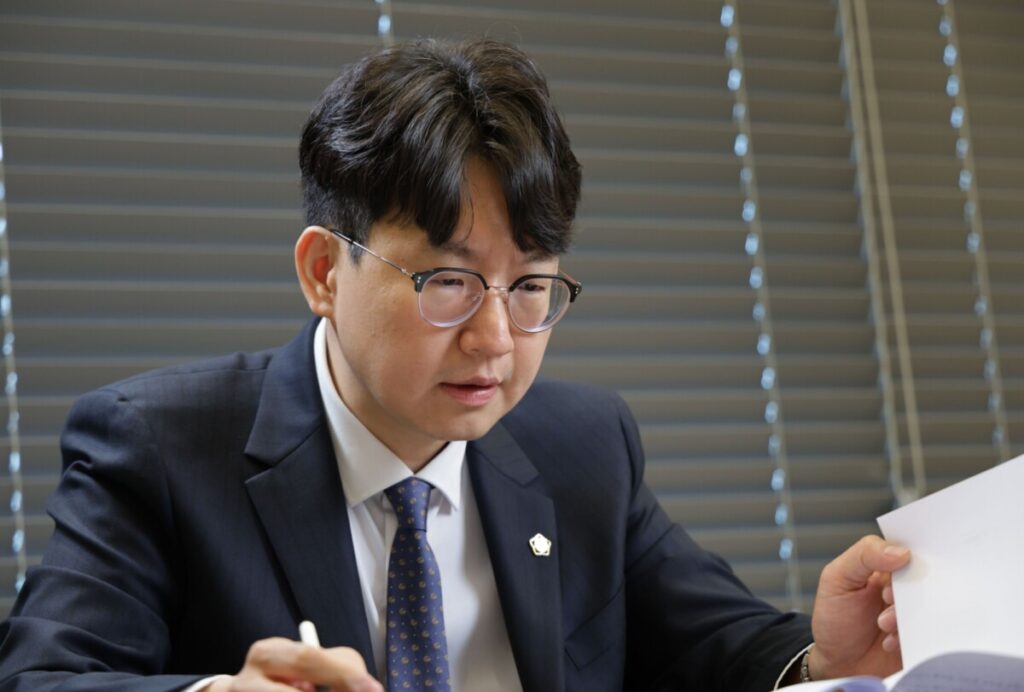 인천성추행 변호사 상담을 진행하고 있는 소현완 변호사