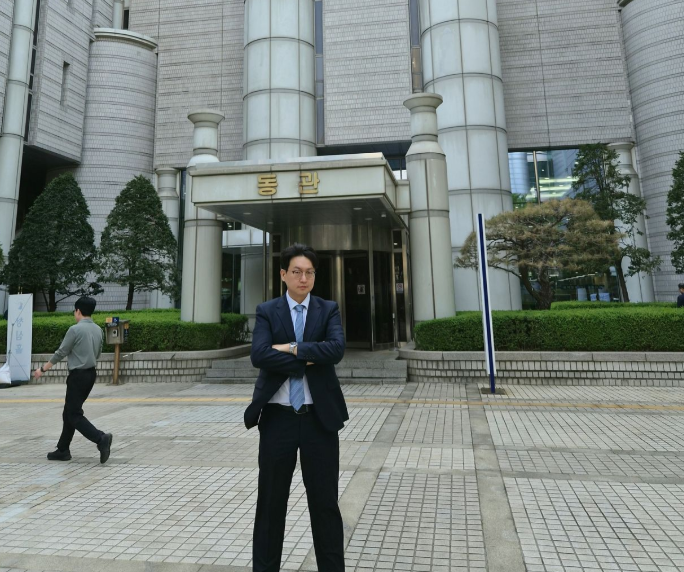 인천유튜버저작권침해고소, 전문 변호사의 모습